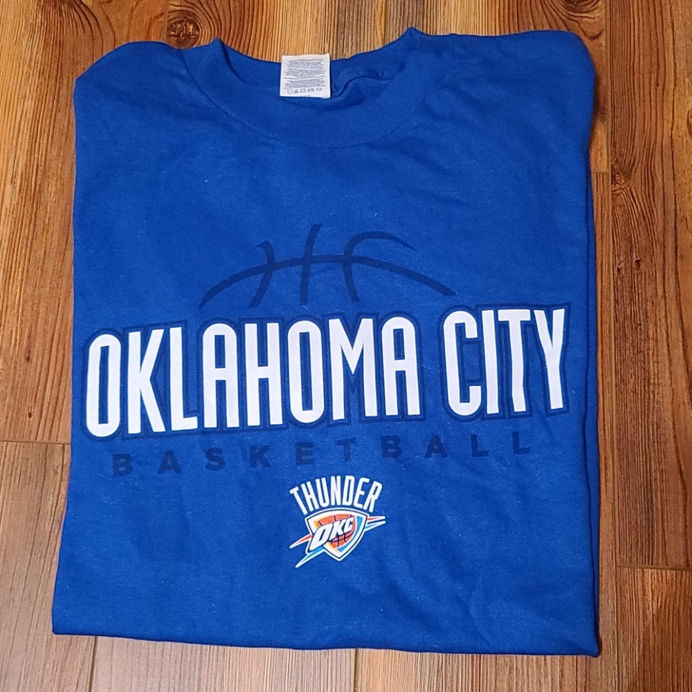 NWOT OKC Thunder t-shirt